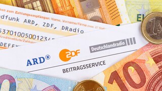 Der Rundfunkbeitrag beruht auf dem Solidaritätsprinzip. Er muss also auch dann bezahlt werden, wenn man die Angebote nicht nutzt.
