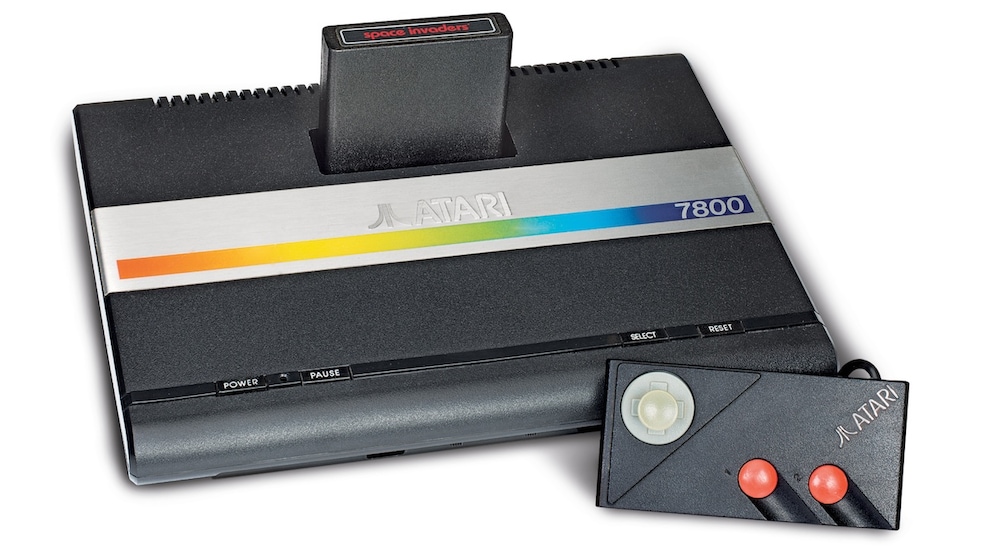 Die Atari 7800+ sieht aus wie die frühere Atari 7800