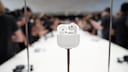 Die neuen AirPods 4 von Apple