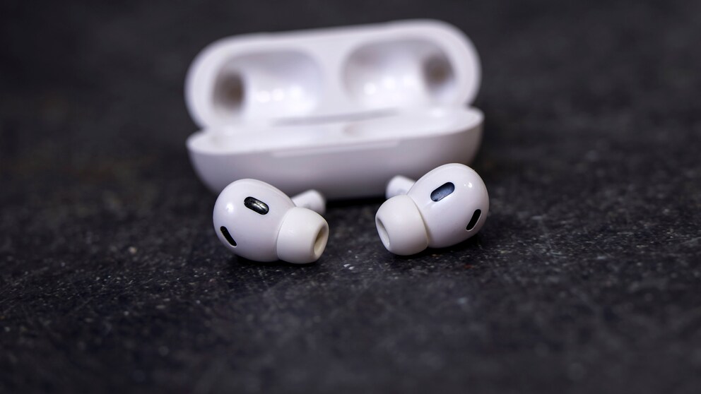 Die AirPods sollte man regelmäßig reinigen. Apple verrät, wie es genau geht.