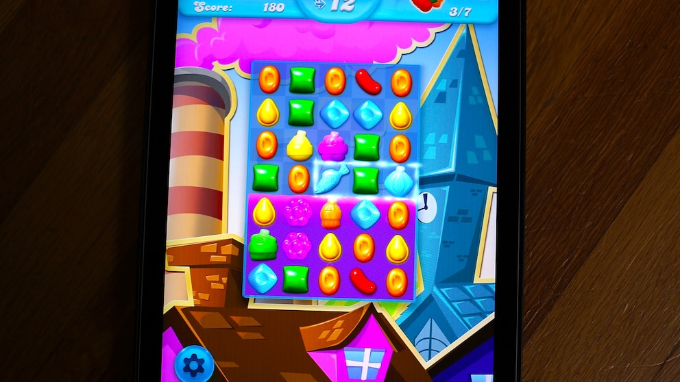 Candy Crush auf einem Smartphone