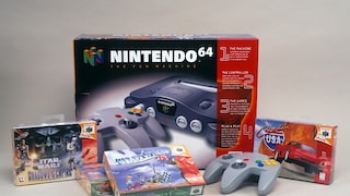 Verpackung eines N64 mitsamt Controller und einigen Spielen