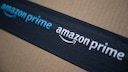 Amazon Prime Logo auf einem Paket