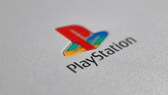 Logo auf der Oberseite der ersten PlayStation