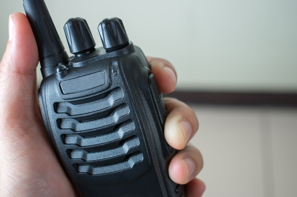 Woher kommt der Name Walkie-Talkie und was wurde aus dem Handfunkgerät?