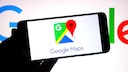 Google Maps Logo auf einem Smartphone