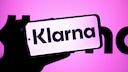 Klarna-Logo auf einem Smartphone