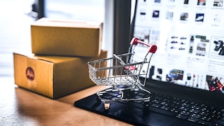 Pakete nach Online-Shopping