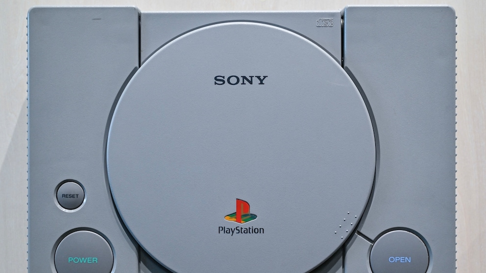 Die erste Sony PlayStation, die 1994 auf den Markt kam