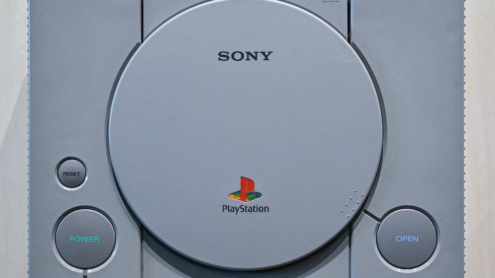 Die erste Sony PlayStation, die 1994 auf den Markt kam