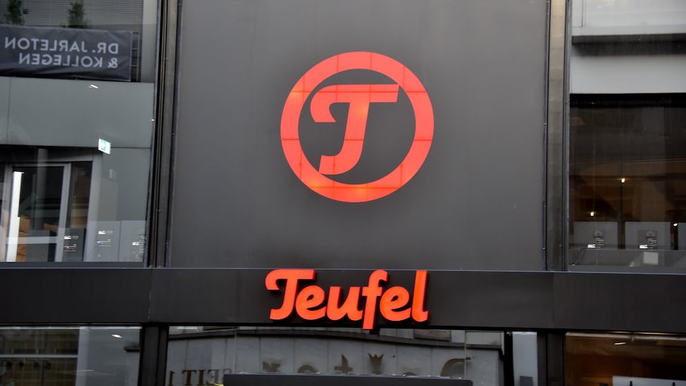 Teufel-Logo an einem Laden