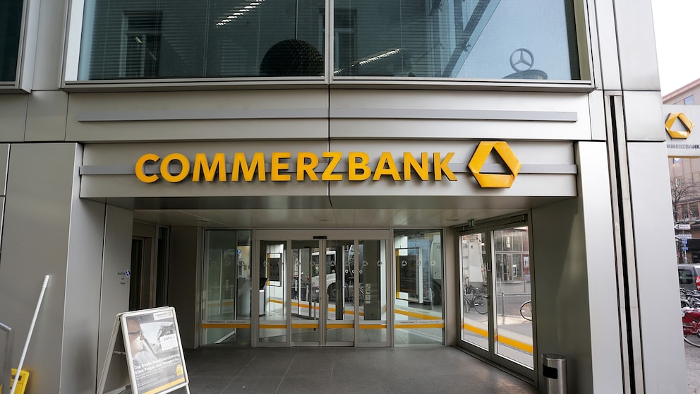 Die Commerzbank stellt sich neu auf und streicht in diesem Zuge das kostenlose Girokonto