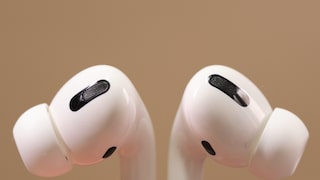 Mit Live-Übersetzung können AirPods-Nutzer auf Reisen Konversationen direkt ins Ohr übersetzen – ohne das iPhone zücken zu müssen