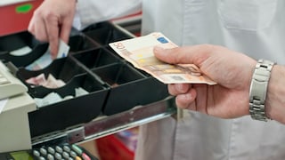 Ausgabe von Bargeld im Supermarkt