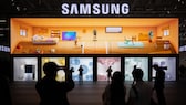 Besucher während der IFA am Stand von Samsung