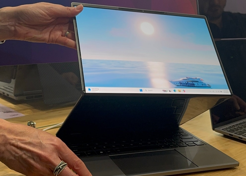 Lenovo ThinkBook Flip auf dem MWC 2025