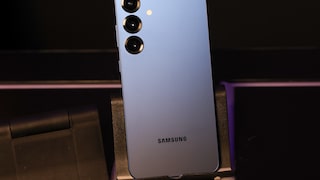 Ein Samsung Galaxy S25 in einem Laden