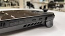 Die ROG Ally X kommt unter anderem mit einem weiteren USB-Anschluss