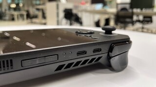 Die ROG Ally X kommt unter anderem mit einem weiteren USB-Anschluss