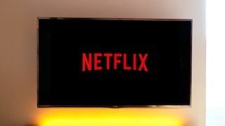 Netflix-Logo auf einem TV