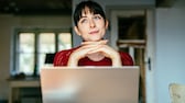 Windows 11 verlangt standardmäßig nach einem Microsoft-Konto. Das kann man dem Betriebssystem aber abgewöhnen.