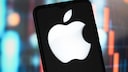 Apple Logo auf einem Smartphone