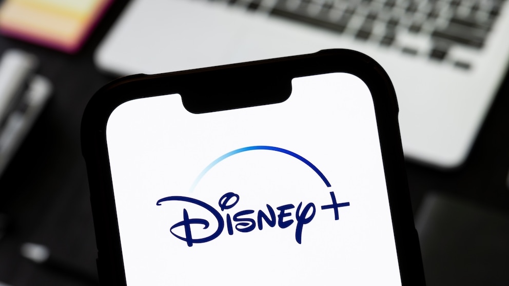 Disney+ Logo auf einem Smartphone