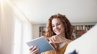Frau mit iPad