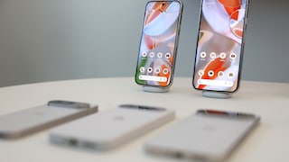 iPhone oder Google Pixel? Von vorn ist schon kaum ein Unterschied zu erkennen, bald könnte auch die Rückseite fast identisch sein.