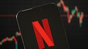 Netflix-Logo auf einem Smartphone