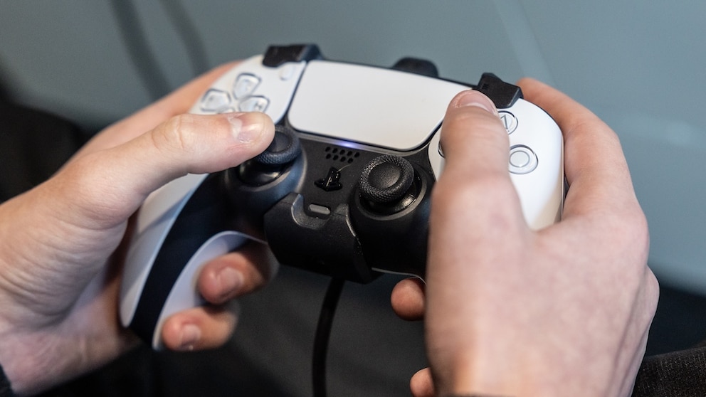 Ein DualSense-Controller der PS5