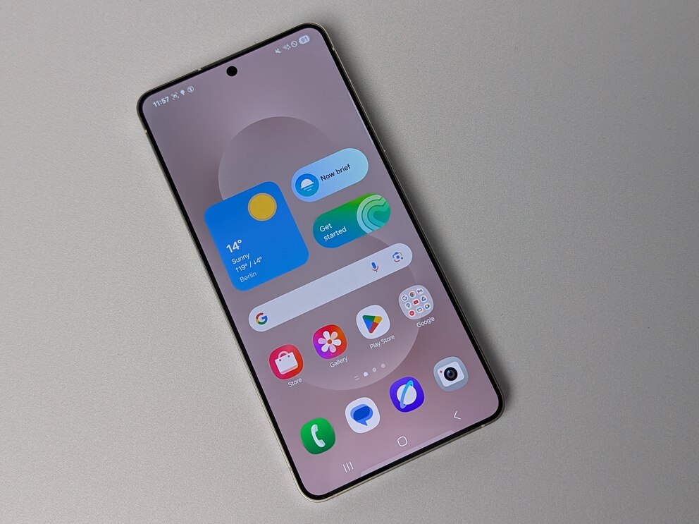 Samsung liefert das Galaxy S25 mit Android 15 und zahlreichen KI-Features aus