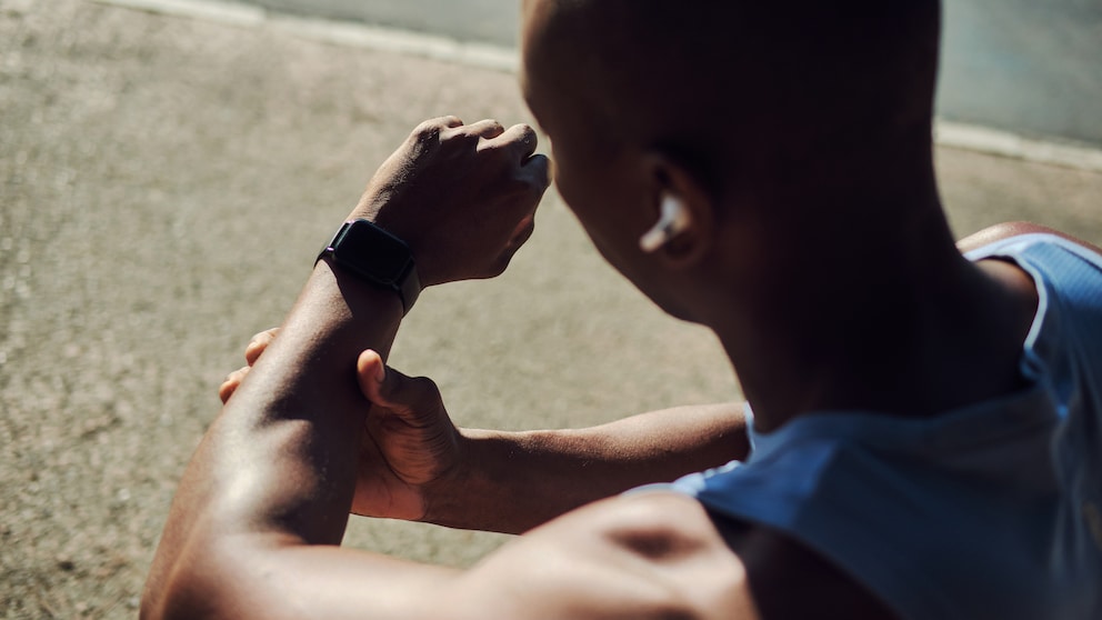 Hersteller bewerben ihre Smartwatches als potente Sport-Tracker – aber wie genau sind die kleinen Geräte wirklich?