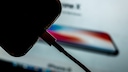 Besitzer kompatibler iPhones k&ouml;nnen sich &uuml;ber l&auml;ngere Akkulaufzeit dank Adaptive Power Mode in iOS 26 freuen
