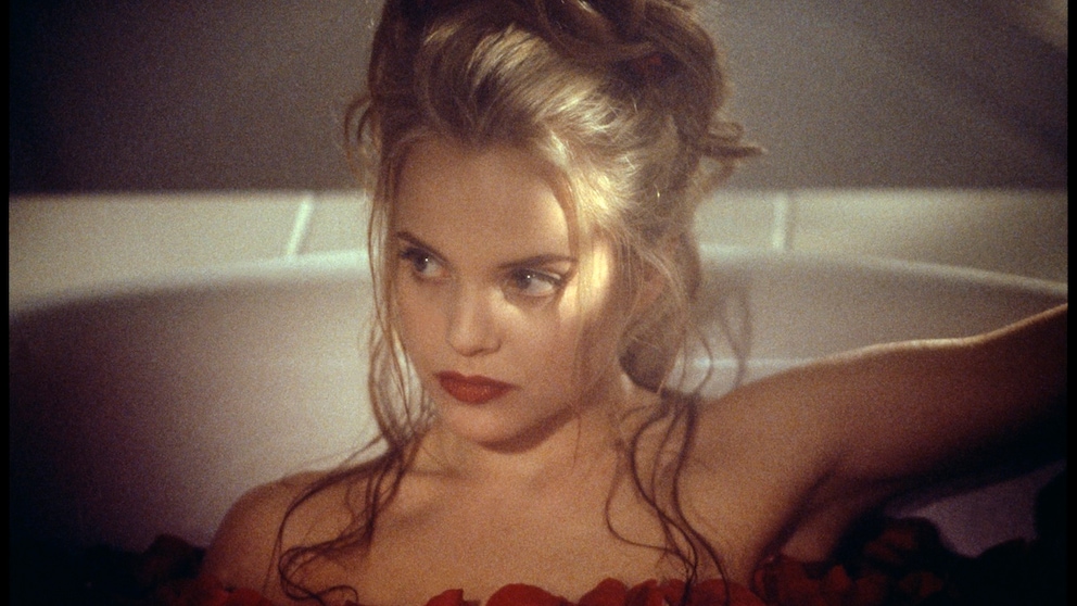 Mena Suvari in American Beauty