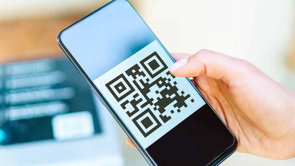 Ein QR-Code auf einem Smartphone