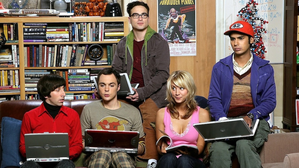 Simon Helberg, Jim Parsons, Johnny Galecki, Kaley Cuoco und Kunal Nayyar in „The Big Bang Theory“