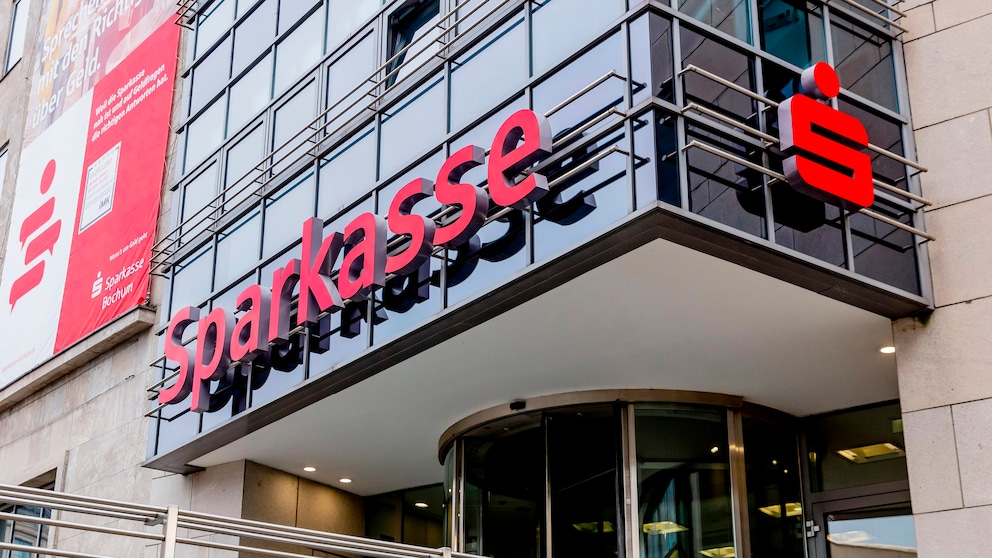 Das OLG Dresden hat einen Phishing-Fall verhandelt – und der Sparkasse eine Mitschuld bescheinigt
