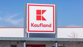 Kaufland-Logo außerhalb einer Filiale