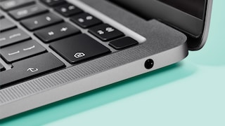 Moderne Laptops wie das MacBook Aur sind äußerst dünn konzipiert. Das kann Probleme bringen, wenn Nutzer nicht vorsichtig sind