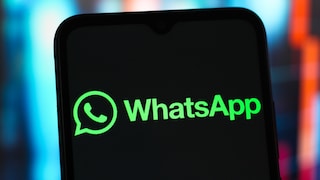 WhatsApp-Logo auf einem Smartphone