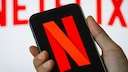 Netflix-Logo auf einem Smartphone