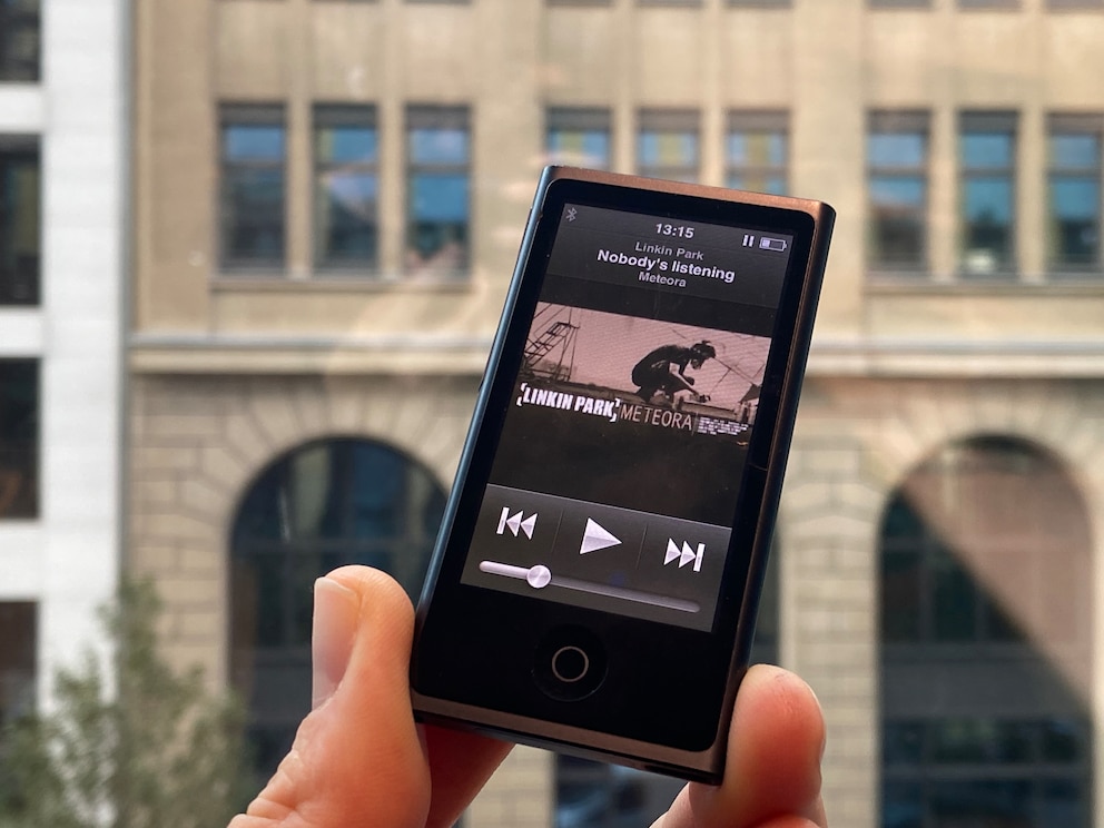 Gegen den iPod Nano 7. Generation kann das iPhone Air einpacken. Nur das M4 iPad Pro ist noch d&uuml;nner.