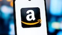 Amazon-Logo auf einem Smartphone