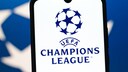 Logo der UEFA Champions League auf einem Smartphone
