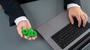 Vier Euro Laptop Facebook Scam