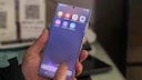 Person hält ein Samsung Galaxy S25 Ultra in der Hand