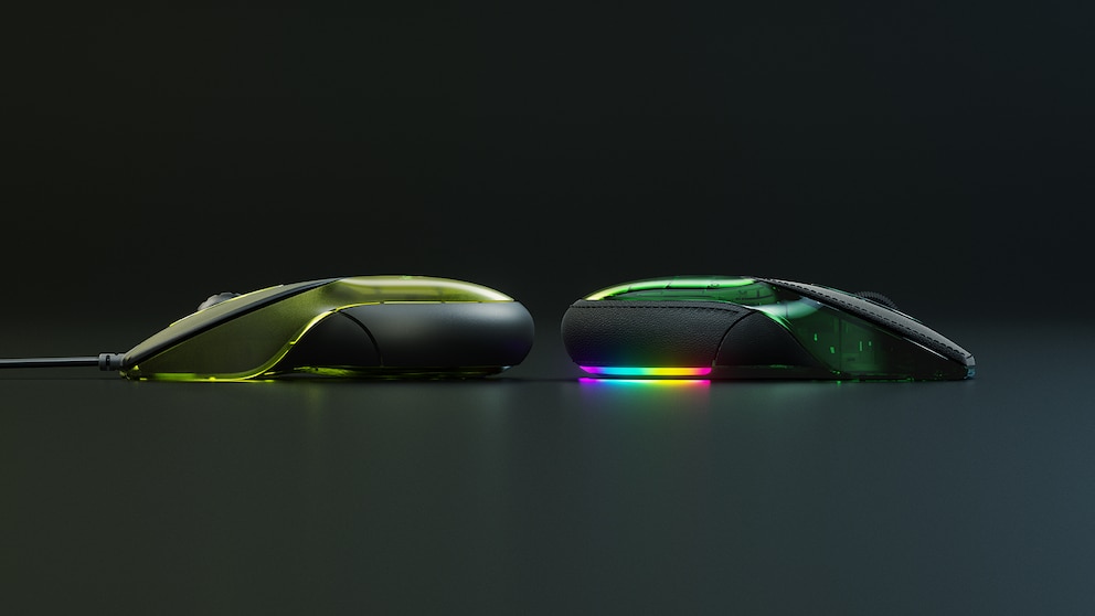Das Original von 1998 (links) neben der 20th Anniversary Edition der Razer Boomslang