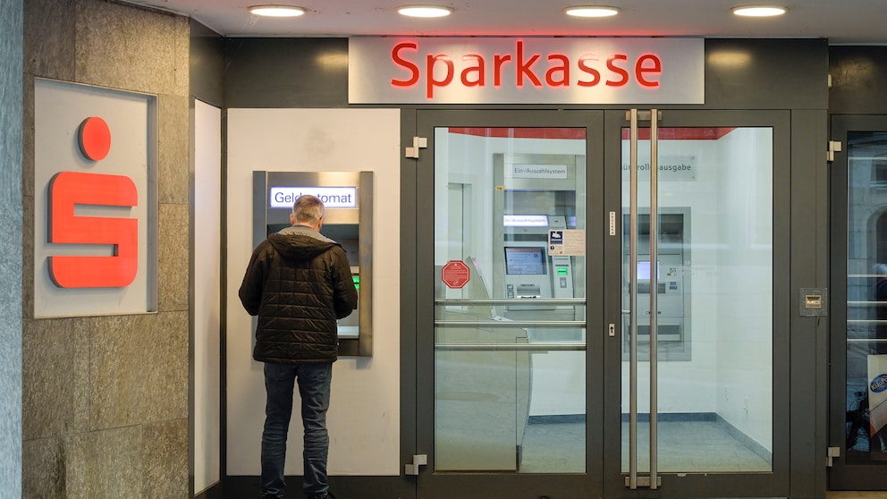 Ab Mai: Girokonto wird teurer! Sparkasse erhöht Gebühren deutlich