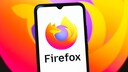 Smartphone mit Firefox Logo